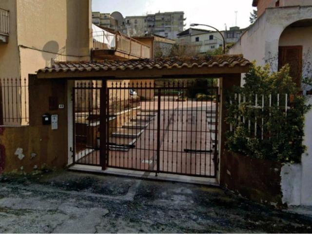 Case e ville in vendita di 186 m² in Via Due Pompe