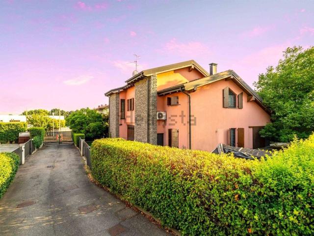 Case e ville in vendita di 186 m² in Via Mameli, 4