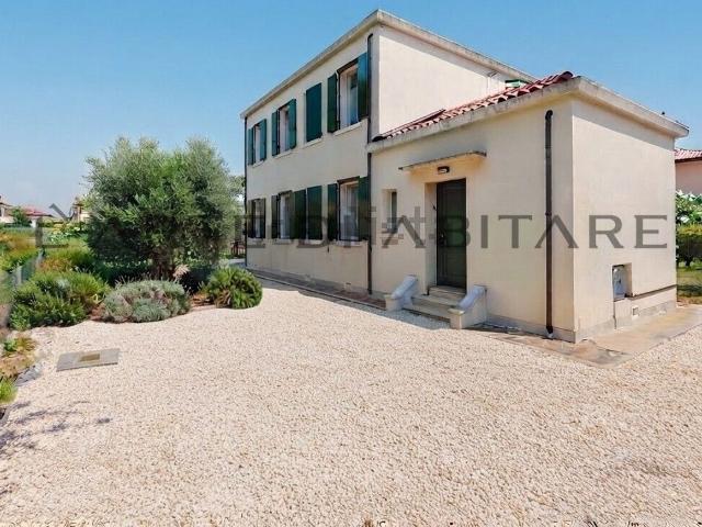 Case e ville in vendita di 186 m² in Via Norberto Bobbio, 9