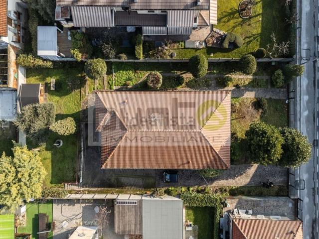 Case e ville in vendita di 186 m² in Via Redipuglia, 8
