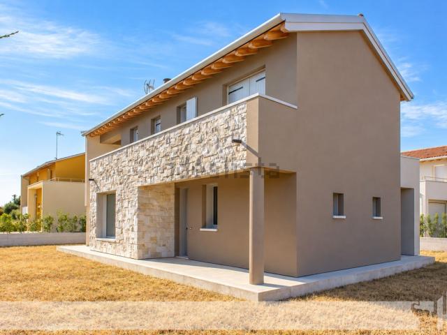 Case e ville in vendita di 187 m² in Viale degli Alpini