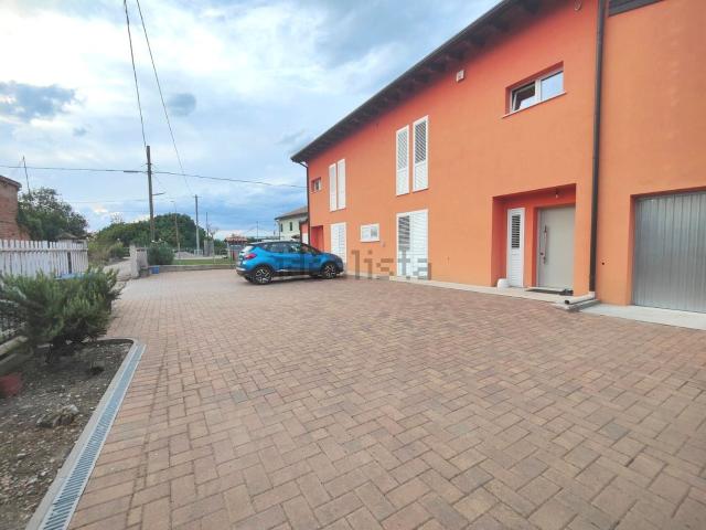 Case e ville in vendita di 188 m² in Via G. Matteotti