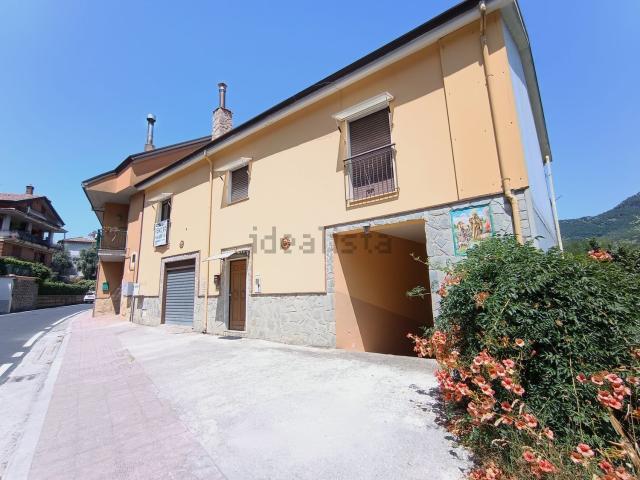 Case e ville in vendita di 188 m² in Via Michele Napoli, 6