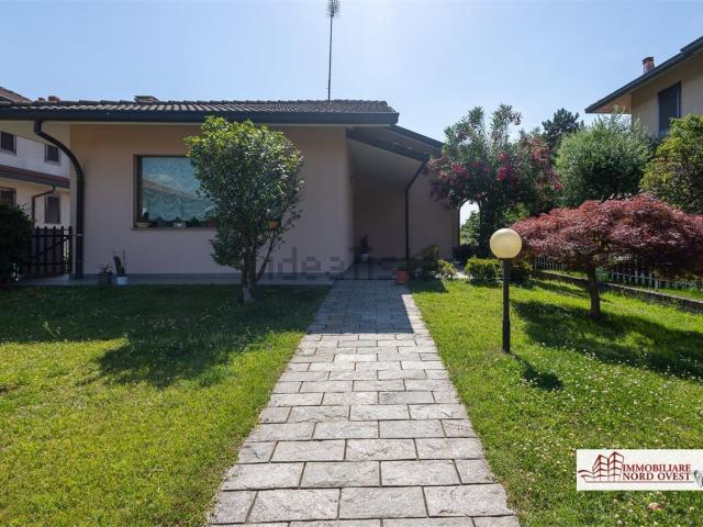 Case e ville in vendita di 188 m² in Via Piave, 9