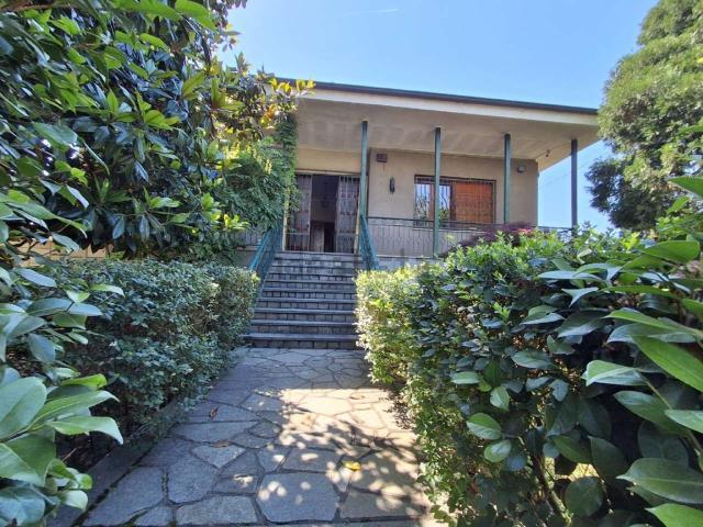 Case e ville in vendita di 188 m² in Via Roma