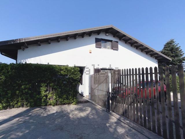 Case e ville in vendita di 188 m² in Via Regione Siciliana