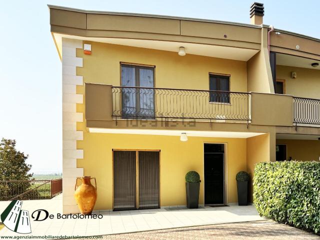 Case e ville in vendita di 188 m² in Viale Unità d&apos Italia