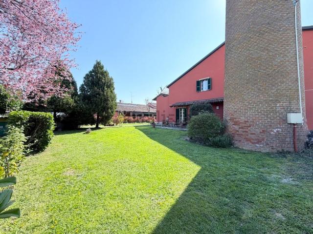 Case e ville in vendita di 188 m² in Località molinazzo, 2