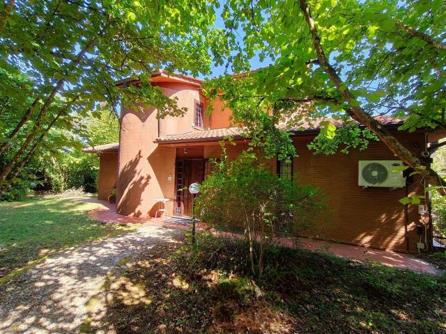 Case e ville in vendita di 188 m² in Strada Provinciale Valle di Vico