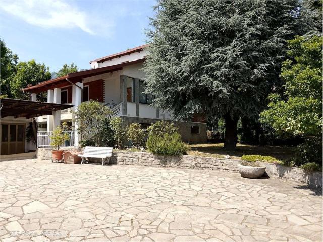 Case e ville in vendita di 189 m² in Via Coassoli, 24