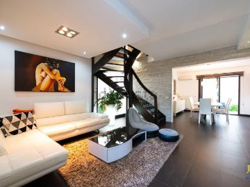 Case e ville in vendita di 189 m² in Via Avvocato Giuseppe Scifo, 33