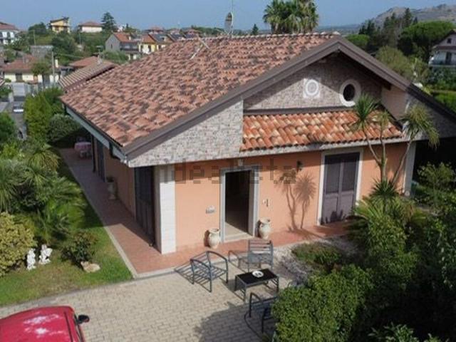 Case e ville in vendita di 190 m²