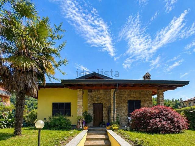Case e ville in vendita di 190 m² in Via Colombera di Sotto