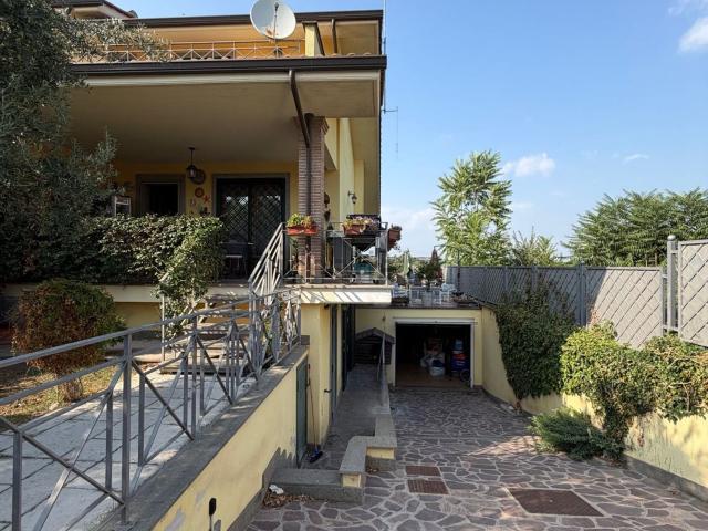 Case e ville in vendita di 190 m² in Via Cornovecchio