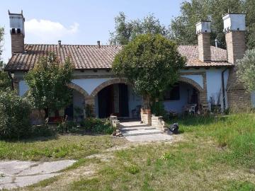 Case e ville in vendita di 190 m² in Via Campania, 14