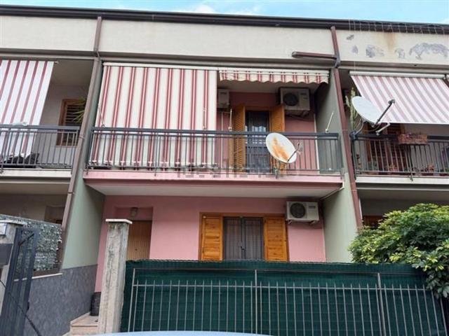 Case e ville in vendita di 190 m² in Via Carcara