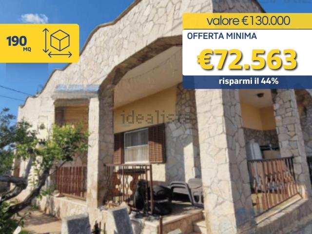 Case e ville in vendita di 190 m² in Via A. Banchieri, 34