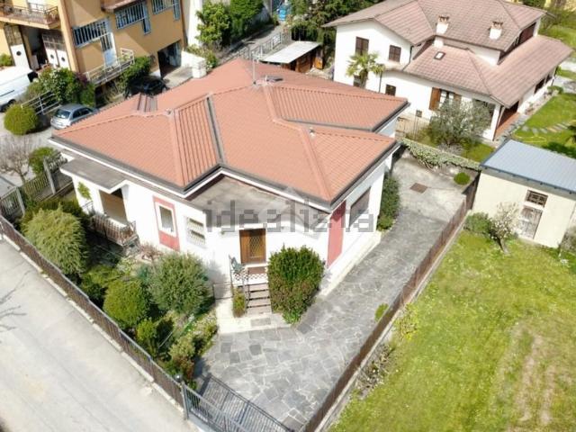 Case e ville in vendita di 190 m² in Via Arturo Toscanini, 4
