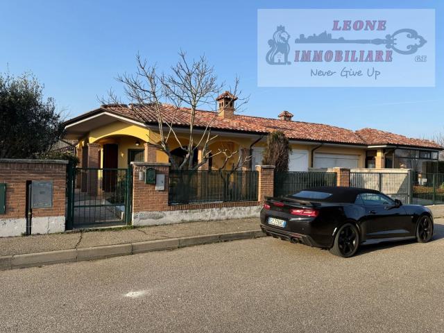 Case e ville in vendita di 190 m² in Via Armida Barelli, 9