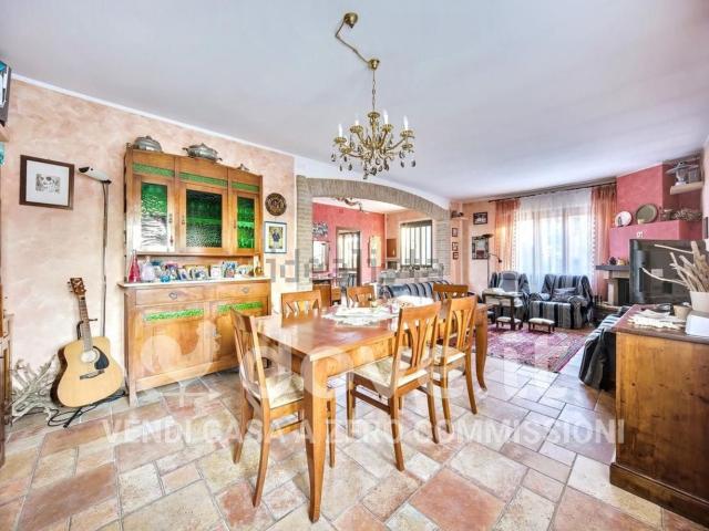 Case e ville in vendita di 190 m² in Via Beolo, 42