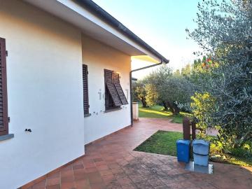 Case e ville in vendita di 190 m² in Via del Centenario