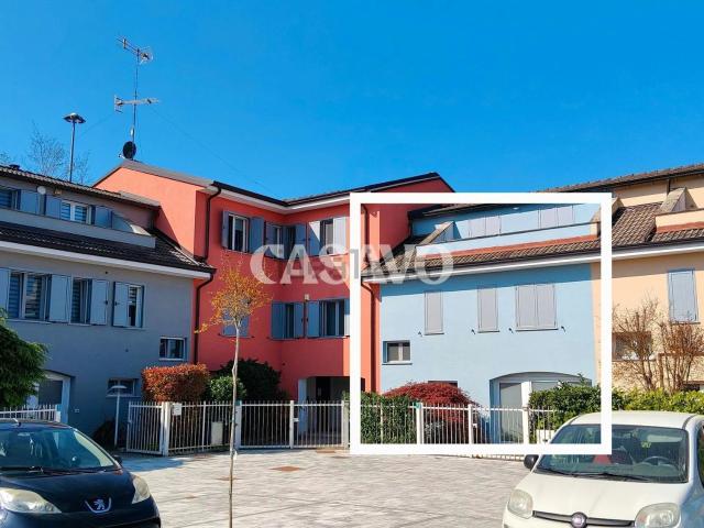 Case e ville in vendita di 190 m² in Via delle Gardenie, 9