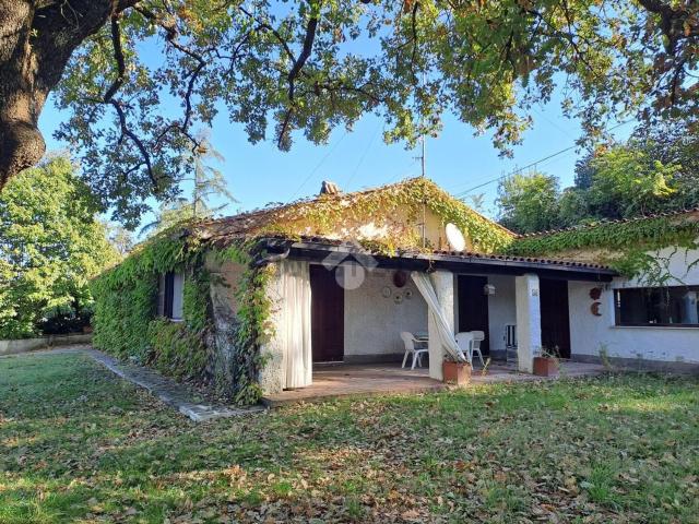 Case e ville in vendita di 190 m² in Via Monte Cervino, 3