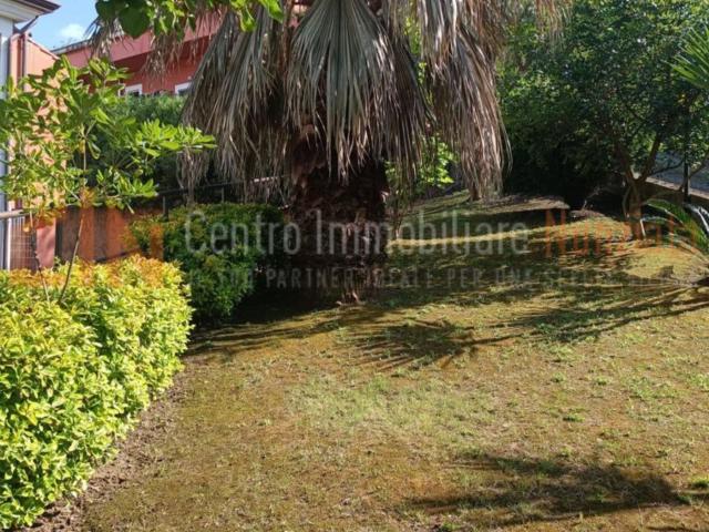 Case e ville in vendita di 190 m² in Via Marrota