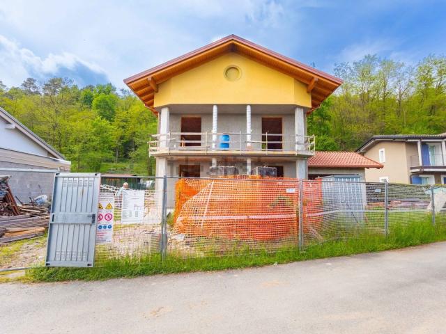 Case e ville in vendita di 190 m² in Via Masera