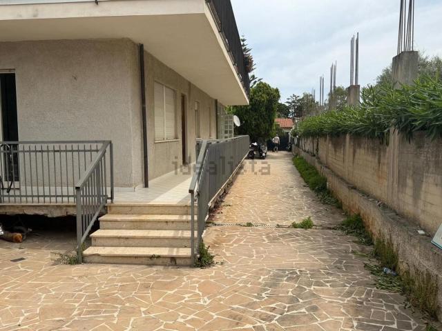 Case e ville in vendita di 190 m² in Via Miseno, 7
