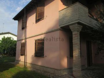 Case e ville in vendita di 190 m² in Via Savarna