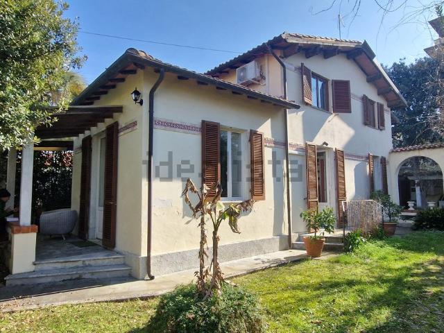 Case e ville in vendita di 190 m² in Via San Giovanni Bosco