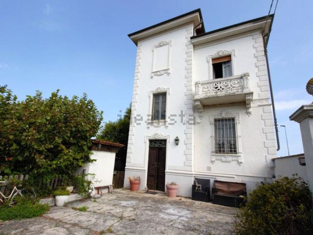 Case e ville in vendita di 190 m² in Via San Sebastiano, 15