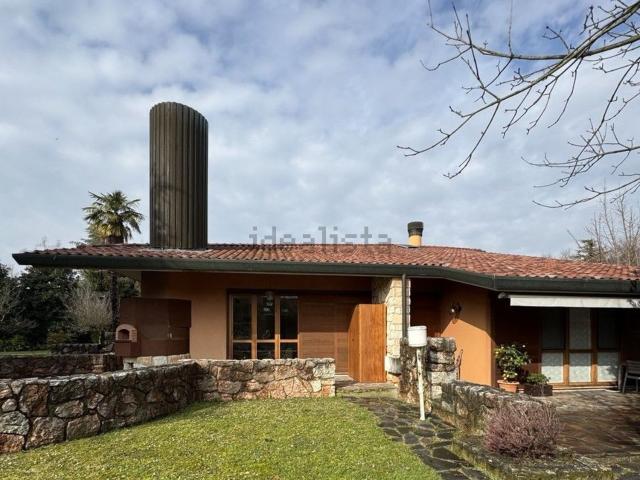 Case e ville in vendita di 190 m² in Via Primo Carnera