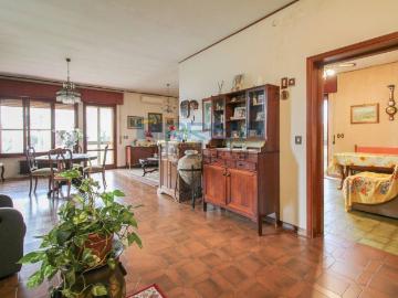 Case e ville in vendita di 190 m² in Via Putignano Sant&apos Ermete, 24