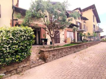 Case e ville in vendita di 190 m² in Via Rosselli