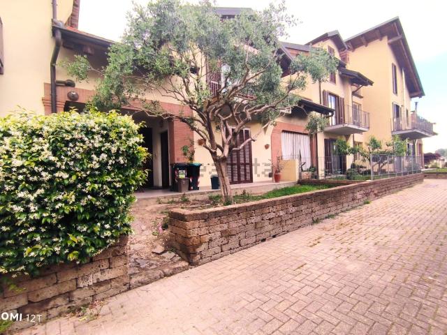 Case e ville in vendita di 190 m² in Via Rosselli