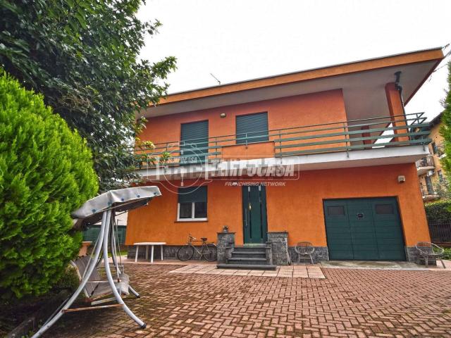 Case e ville in vendita di 190 m² in Via Volpiano, 116