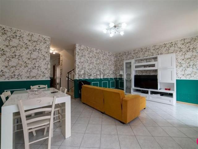 Case e ville in vendita di 190 m² in Via Vallenoncello