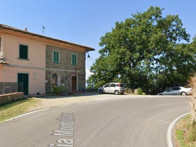 Case e ville in vendita di 190 m² in Via Vecchia Maremmana