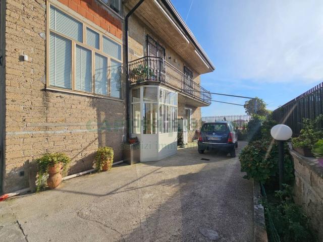 Case e ville in vendita di 190 m² in Via Vittorio Veneto