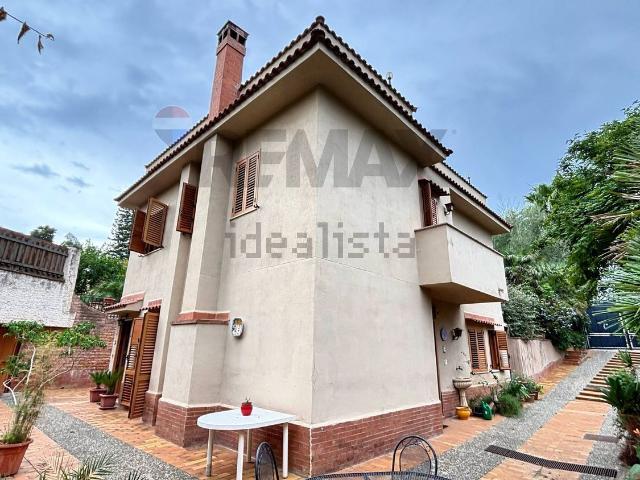 Case e ville in vendita di 190 m² in Vicolo Felice, 6