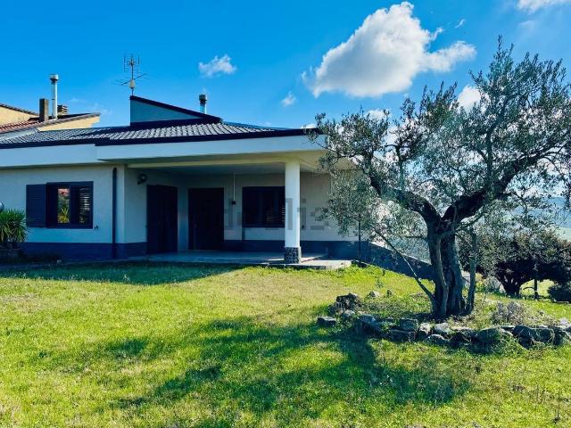 Case e ville in vendita di 190 m² in Contrada Paragano, 28