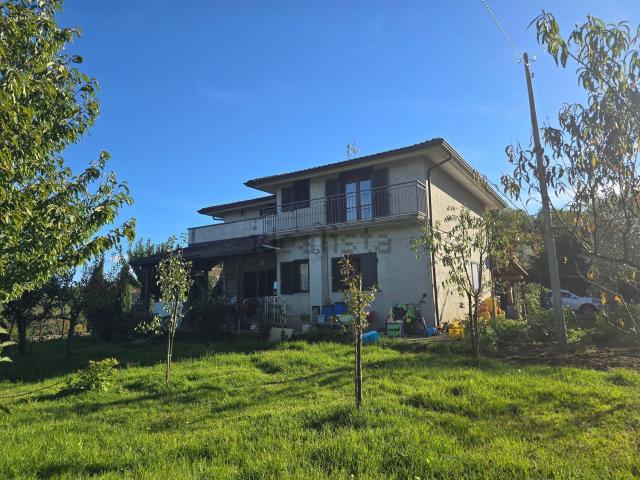 Case e ville in vendita di 190 m² in Contrada Pariti, 16