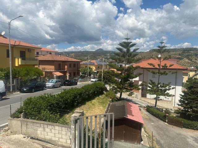 Case e ville in vendita di 190 m² in Corso Telesio, 71