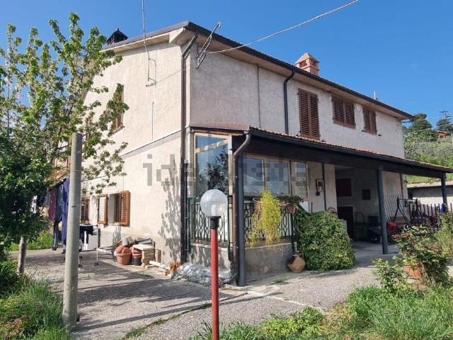 Case e ville in vendita di 190 m² in Località Caprignano