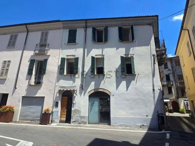 Case e ville in vendita di 190 m² in Piazza Santa Fara, 13