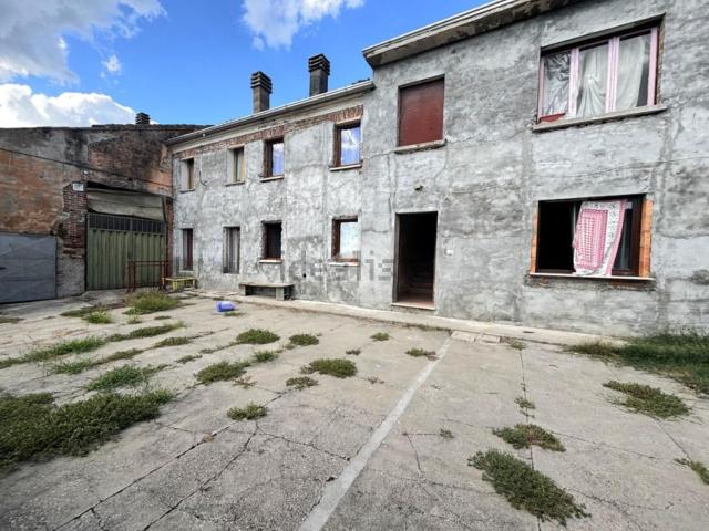Case e ville in vendita di 190 m² in Strada Argine Zara, 45