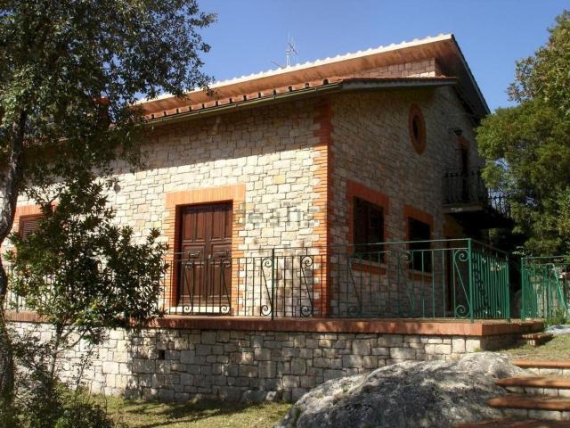 Case e ville in vendita di 190 m² in Strada della Ciana