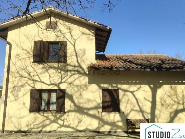 Case e ville in vendita di 190 m² in Strada Provinciale 37